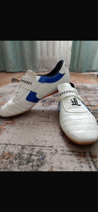 Продам форму спортивную