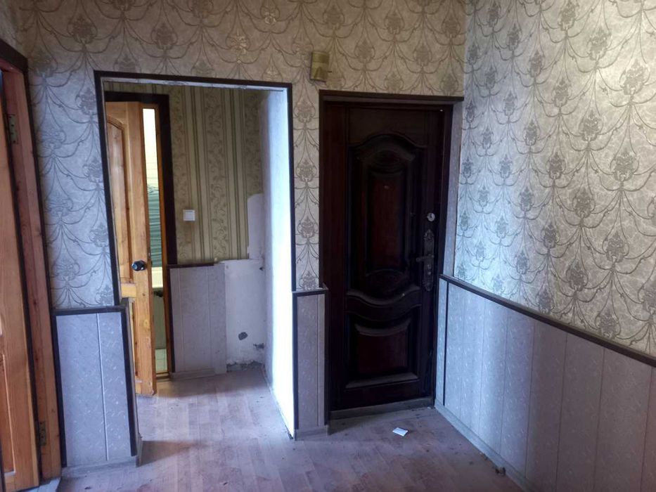 Kvartira sotiladi srochno