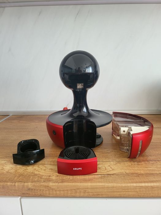 Дизайнерска кафе машина за капсули Nescafe Dolce Gusto Krups Drop в перфектно състояние и сензорни бутони