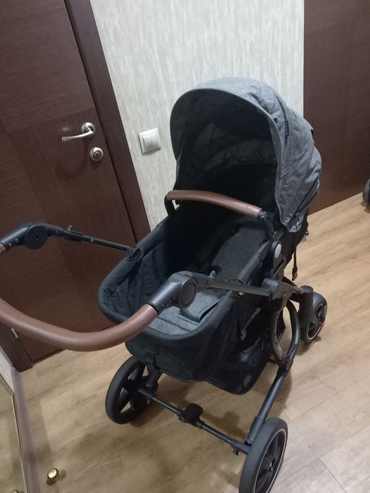 Продам коляску Tomix HP-710