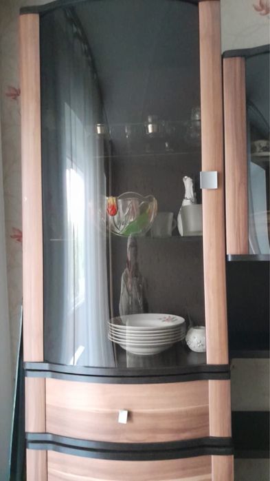 Продам стенку-горку в отличном состоянии