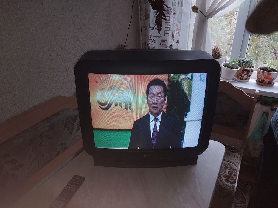 Продам Б/У  телевизор