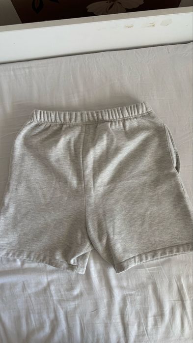 Essentials SS22 шорти (light oatmeal)
