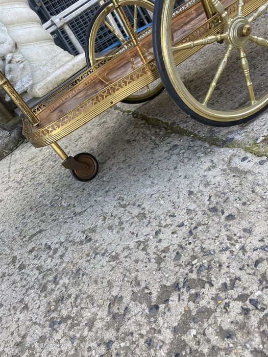 Френска маса за сервиране с интарзия