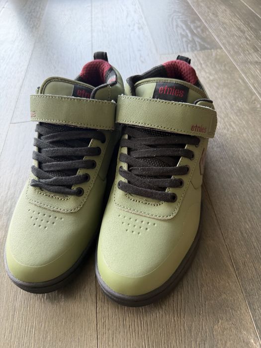 Adidasi etnies noi