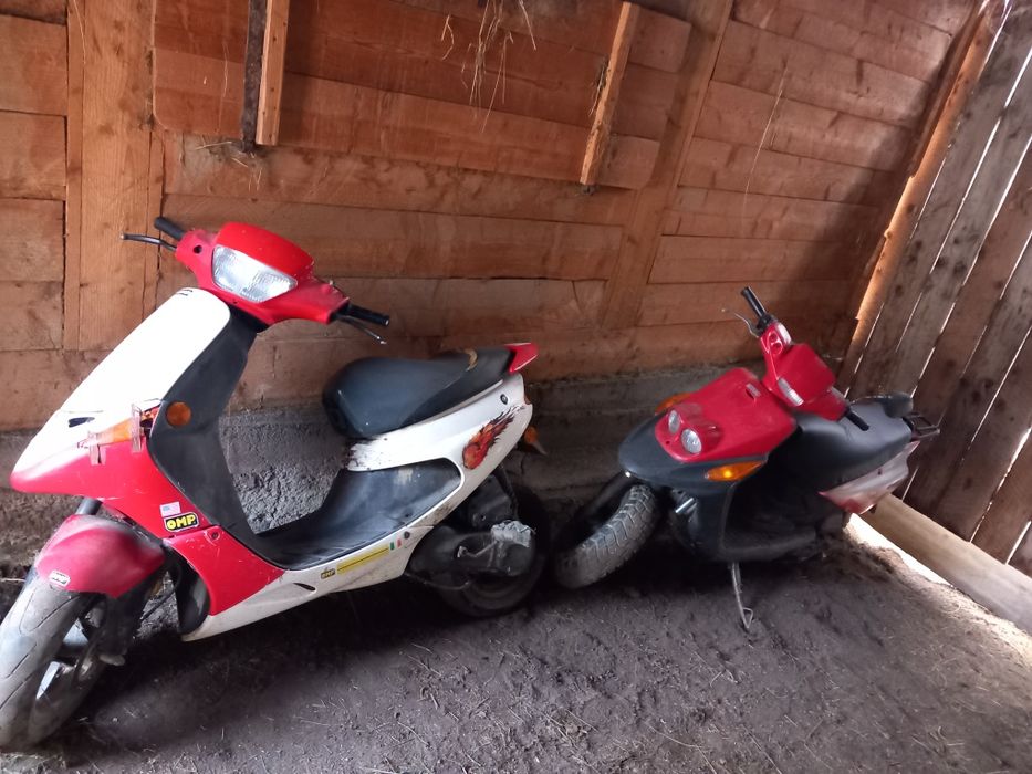 Vând scutere  cu mici defecte