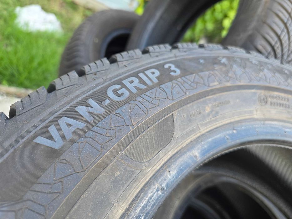 2бр Зимни гуми за бус 205 65 16 С - Semperit - DOT 2023