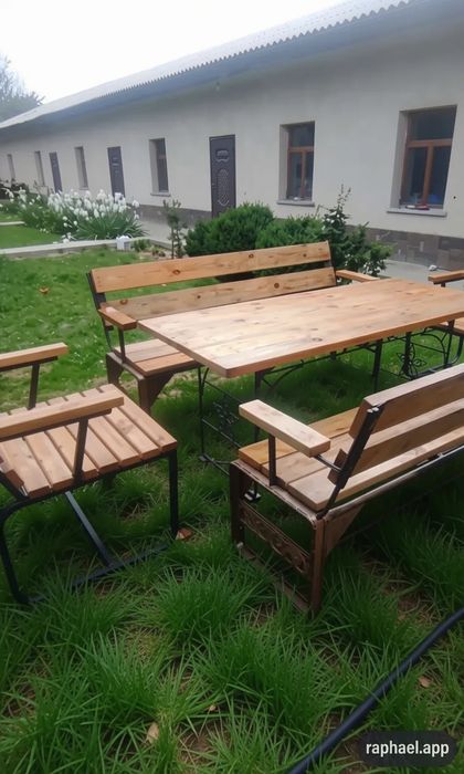 Скамейка, стол ,+2 кресла