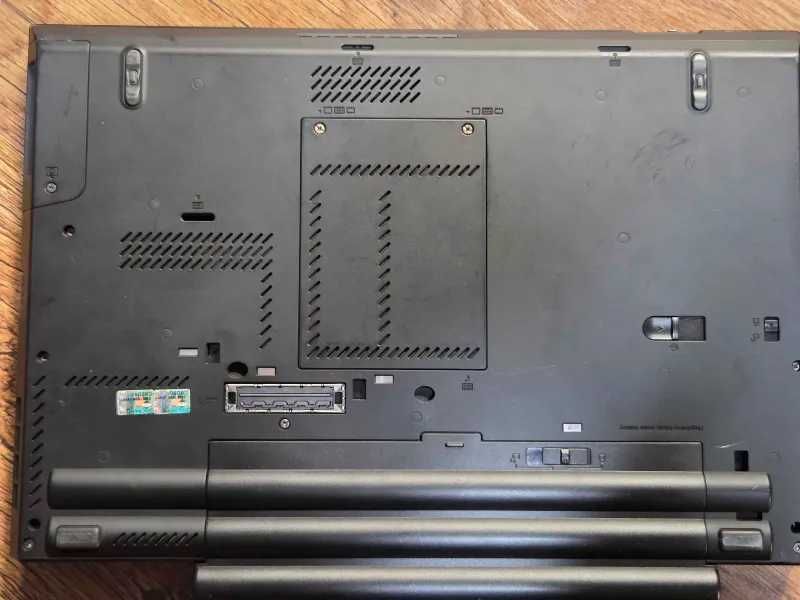 Thinkpad T430 с нова батерия и docking станция