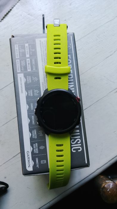 Garmin Forerunner 245 music
