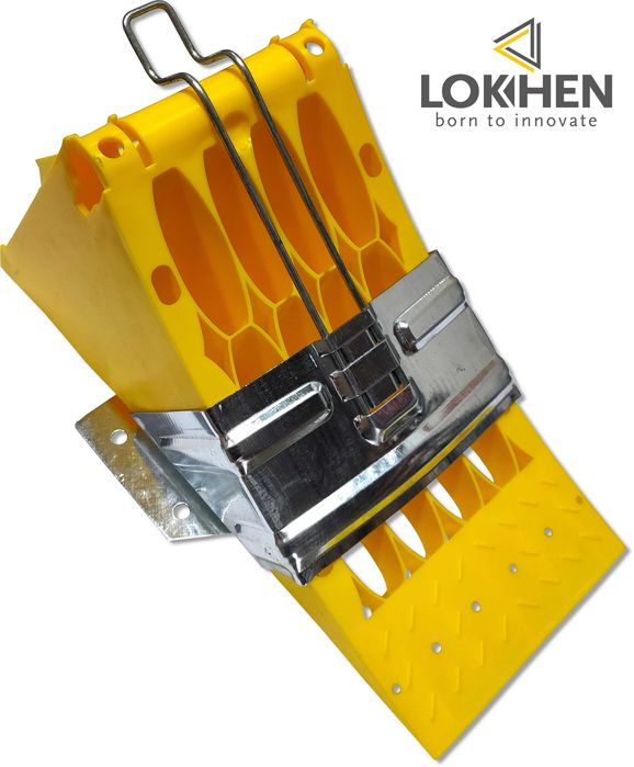 Клин за колела LOKHEN G46 с метална вложка и монтажна скоба