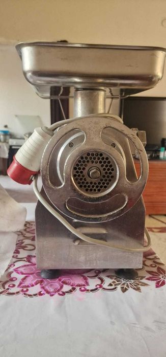 Мясорубка в отличном состоянии
