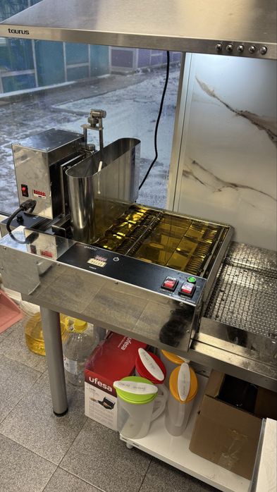 Преодстъпва се работещ ,оборудван павилион за бързо хранене