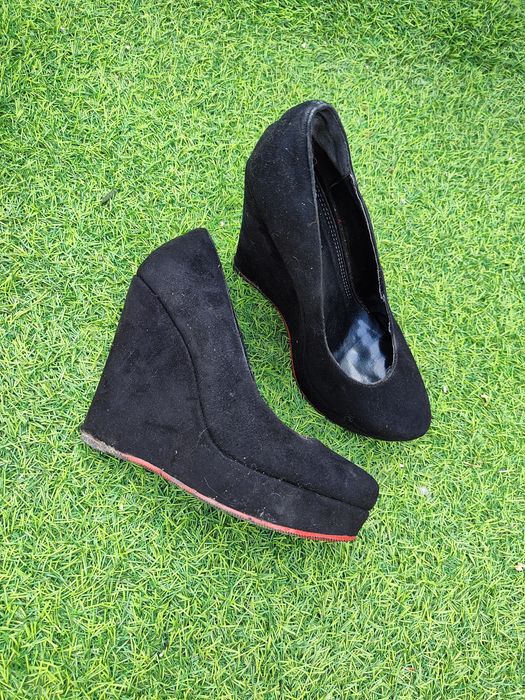 Продам женскую обувь