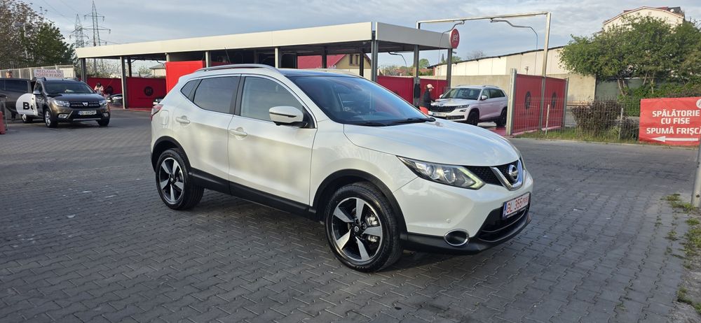 Nissan Qashqai //2017//automat//