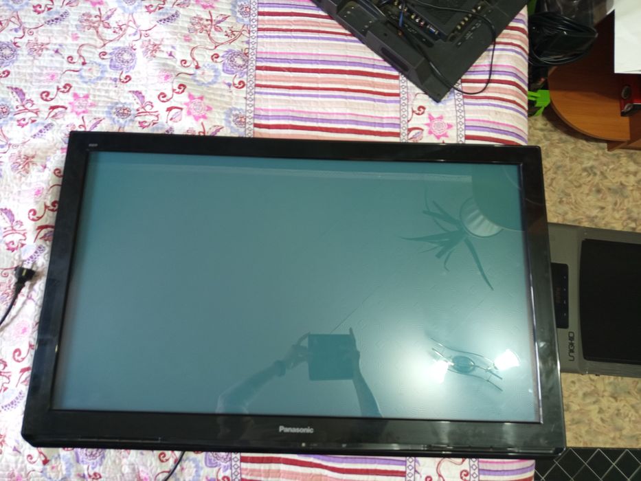 Продам телевизор Panasonic , д 120 см