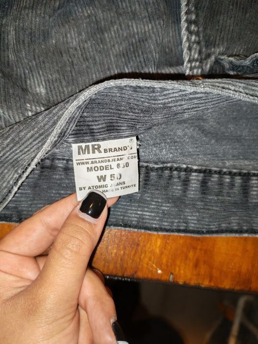 Pantaloni gri închis pt bărbați 35 lei