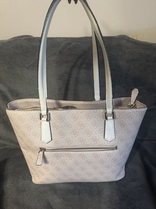Дамска чанта Guess