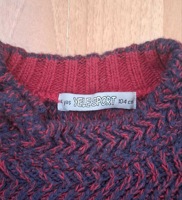 Продам зимний свитер на мальчика