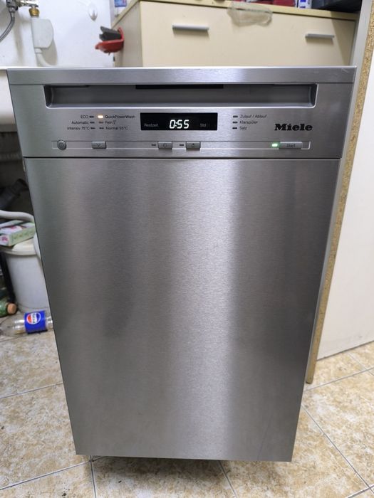 Съдомиялна Miele G 4722 SCI - на 45см. Иноксова за вграждане.