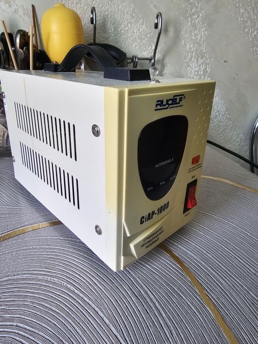 Стабилизатор напряжение.