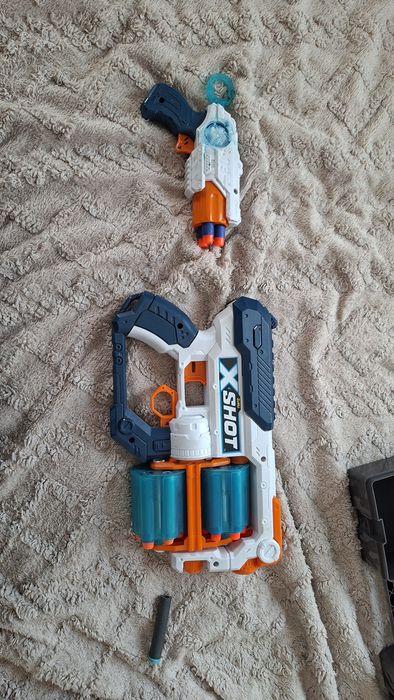 Vand 2 pistoale x shot