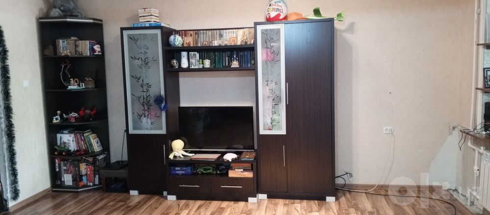 Продается стенка горка для гостиной