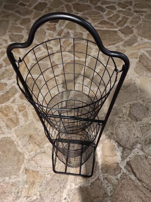 Suport cu trei coșuri pentru rufe/prosoape/fructe sau orice altceva