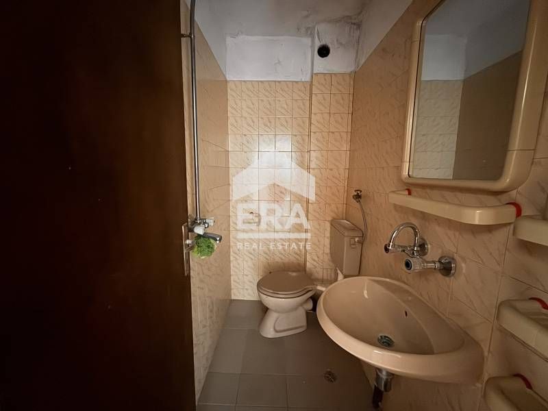 ЕКСКЛУЗИВНО! Многостаен апартамент в ЖСК с три отделни спални, голямо