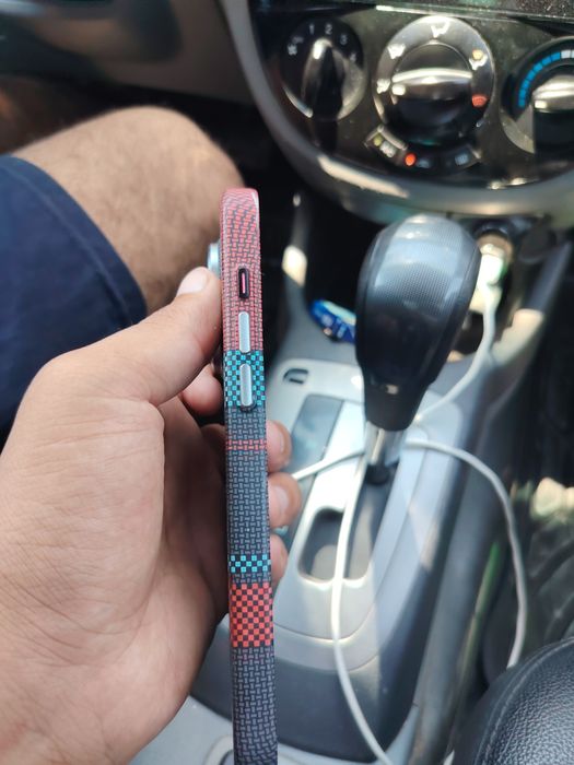 IPhone 15 pro max sotiladi xolati zur