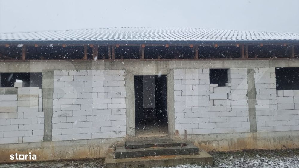 Casa la rosu si teren, 143 mp, zona Exterior Vest