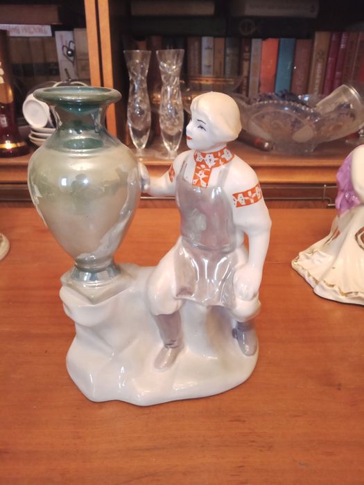 Продам статуэтки