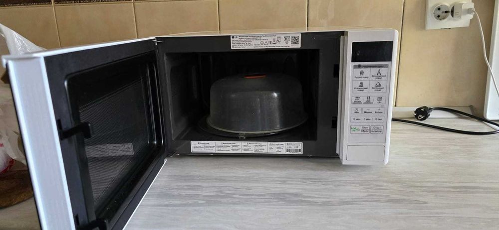 Продается микроволновка LG