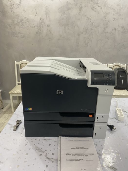HP Color LaserJet Enterprise M750 Принтер
