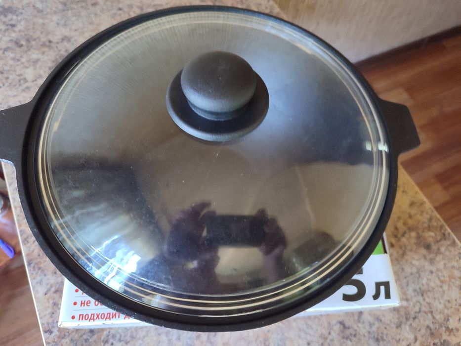 Казан чугунный литой.