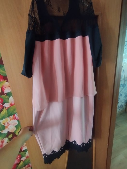 Продам платье 50 размера