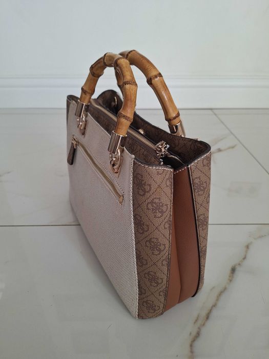 Дамска чанта Guess