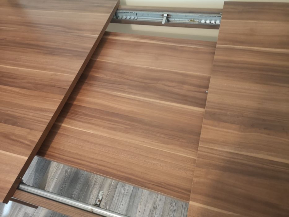 Стилна кухненска разтегателна маса,