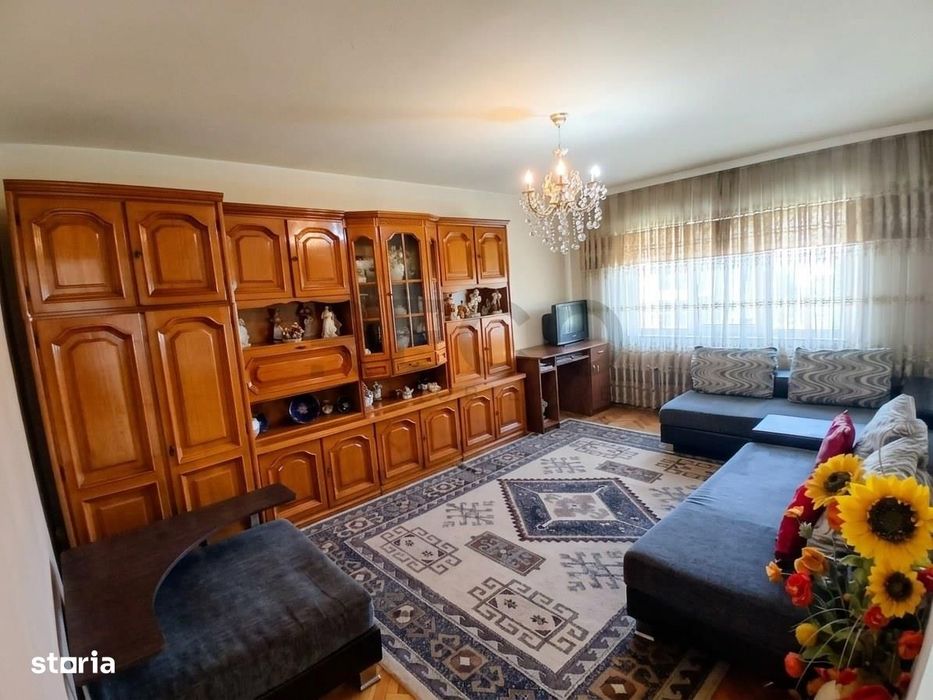RECO Apartament cu 3 camere decomandat zona Decebal