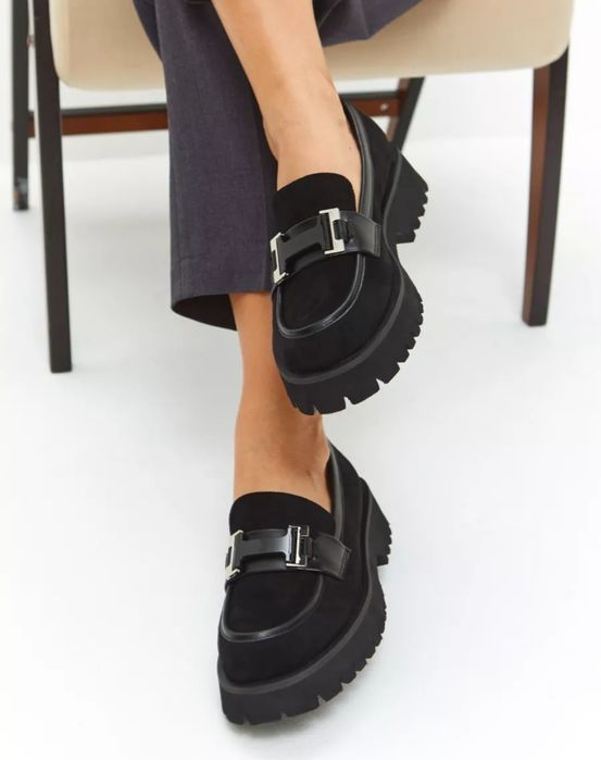 Продам лоферы женские.