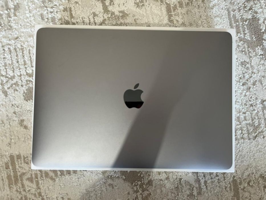 Macbook Air wiht Apple M1 chip