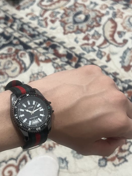 Часы Бу В стиле Гуччи