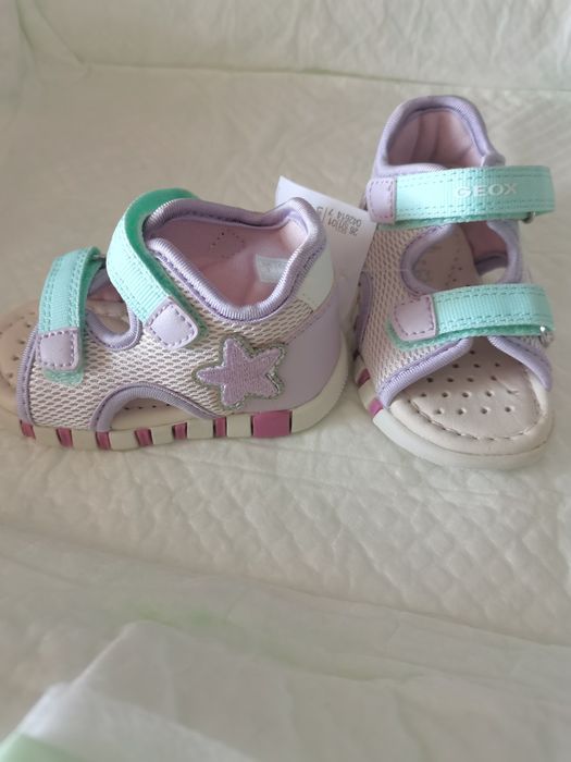 Бебешки сандали Geox