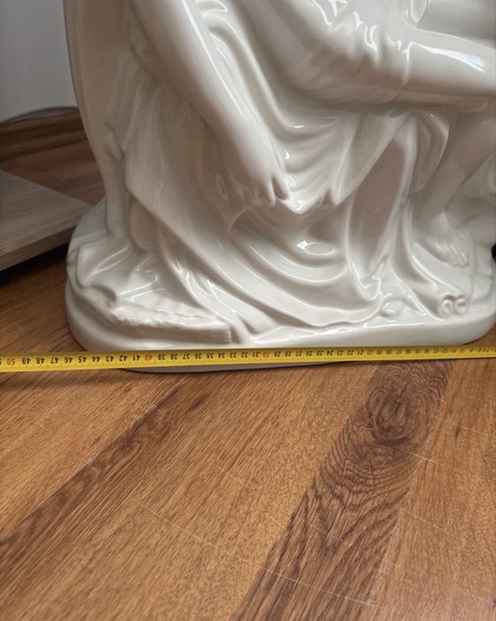 Statueta porcelan