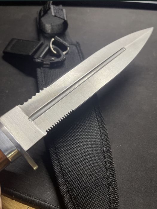 Cutit Columbia  de vanatoare