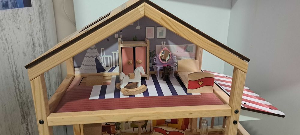 Дървена Къща за кукли
