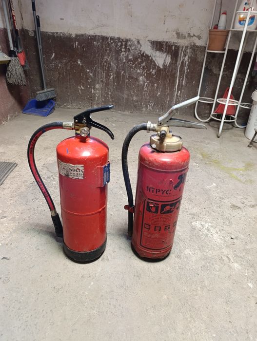 Пожарогасител -2 броя по 6 кг