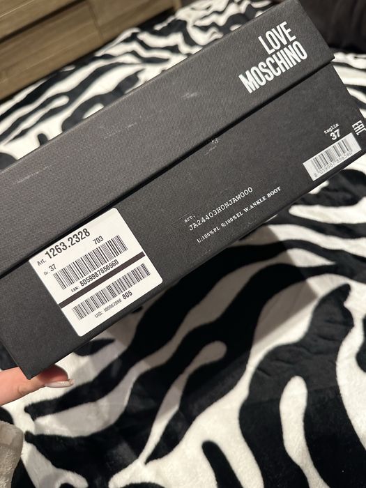 Ghete Love Moschino noi, nepurtate - mărimea 37