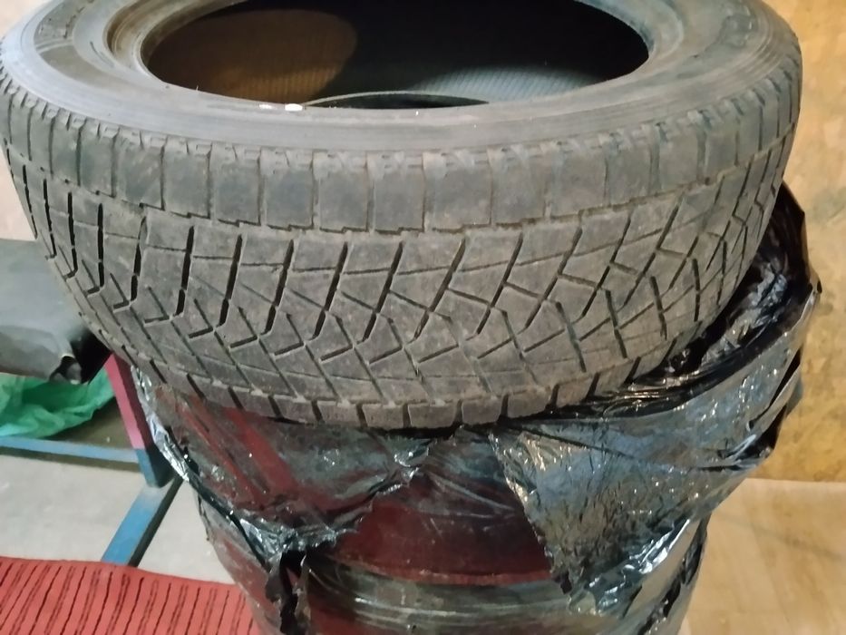 Шины 225/60R18 Blizzak