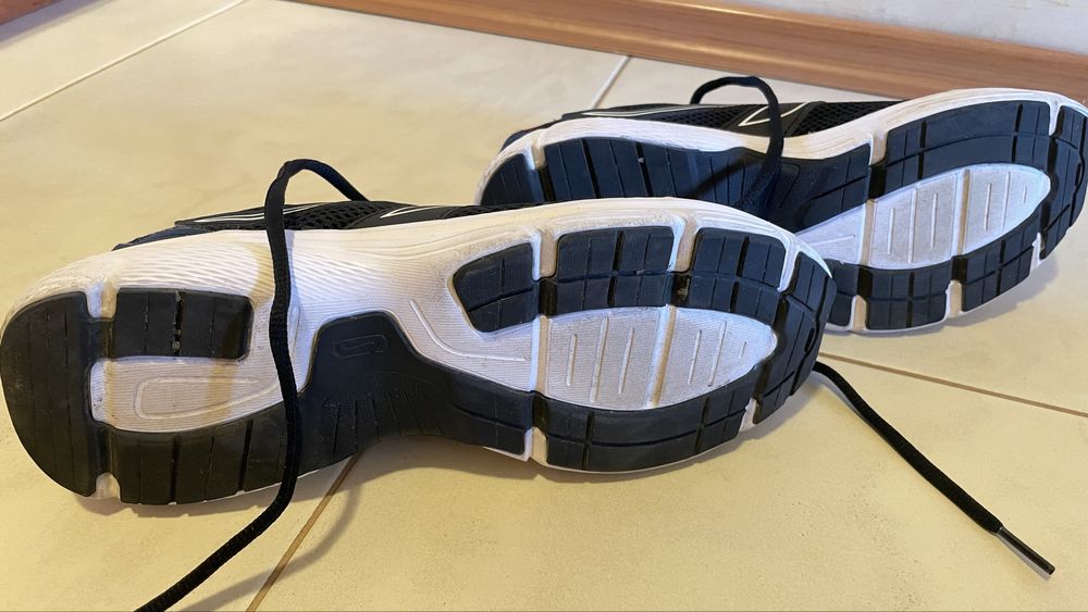 Маратонки декатлон неразличими от нови